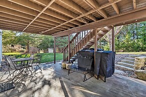 Charming Hideaway w/ Patio: 3 Mi to Kansas State!