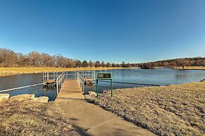 Charming Hideaway w/ Patio: 3 Mi to Kansas State!