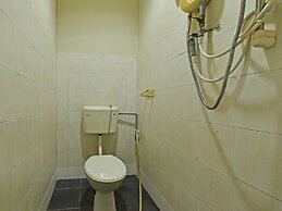 OYO 90794 Maple Hotel