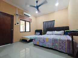 OYO 90799 Sharhan Residence