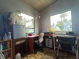 OYO 90799 Sharhan Residence