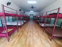 OYO 90799 Sharhan Residence