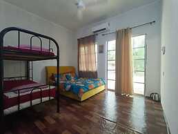 OYO 90799 Sharhan Residence