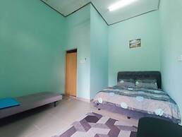 OYO 90799 Sharhan Residence