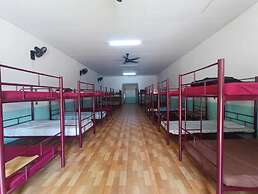 OYO 90799 Sharhan Residence