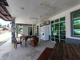 OYO 90799 Sharhan Residence