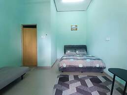 OYO 90799 Sharhan Residence