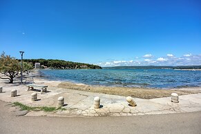 Seaview Apartment in Pasman A2