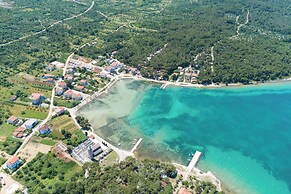 Seaview Apartment in Pasman A2