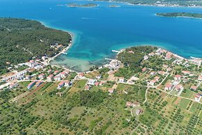 Seaview Apartment in Pasman A2