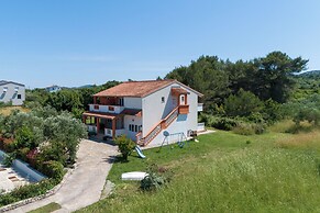 Seaview Apartment in Pasman A2