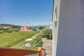 Seaview Apartment in Pasman A1