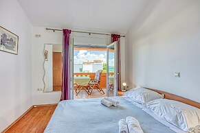 Seaview Apartment in Pasman A1