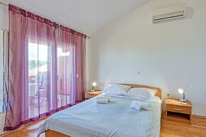 Seaview Apartment in Pasman A1