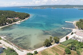 Seaview Apartment in Pasman A1