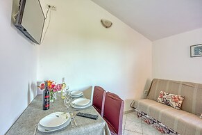 Seaview Apartment in Pasman A1