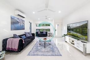 ZENHOUSE STYLISH - 3BR Home near Shops