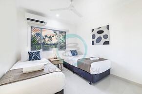 ZENHOUSE STYLISH - 3BR Home near Shops