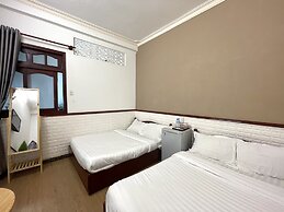 Tuong Vy Dalat Central