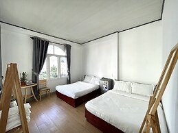 Tuong Vy Dalat Central