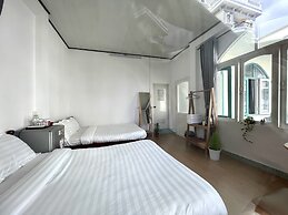 Tuong Vy Dalat Central