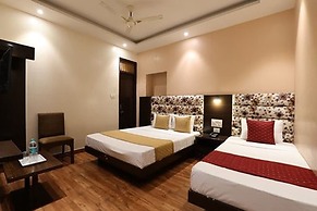 Hotel Amrit Near Old Delhi Railway Station