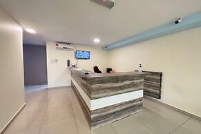 OYO 90789 Stutong Point