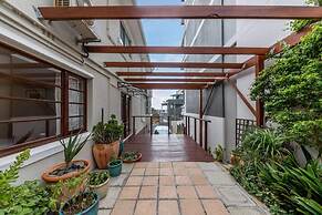 Vintage Apartment With a Peaceful Garden