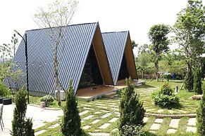 Suha retreat Soc Son