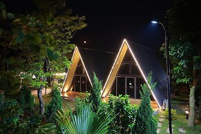 Suha retreat Soc Son