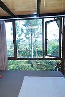 Suha retreat Soc Son