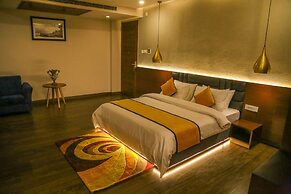 Four Leaf Hotel Sapphire Blue