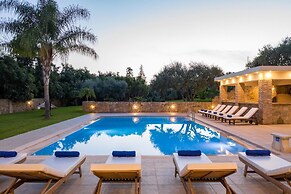 Melitini in Souda With 7 Bedrooms and 6 Bathrooms