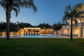 Melitini in Souda With 7 Bedrooms and 6 Bathrooms