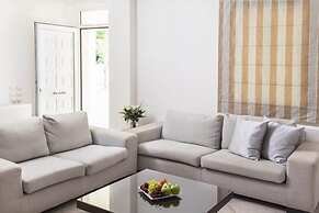 Melitini in Souda With 7 Bedrooms and 6 Bathrooms