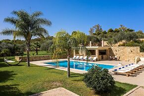 Melitini in Souda With 7 Bedrooms and 6 Bathrooms