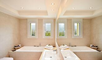 Melitini in Souda With 7 Bedrooms and 6 Bathrooms