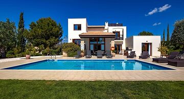 Villa 93 Calantha in Kouklia