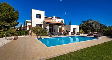 Villa 93 Calantha in Kouklia