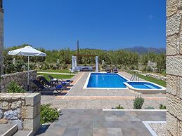 Azure Villa in Platanias