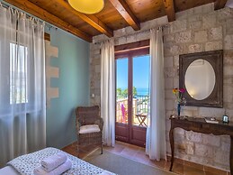 Azure Villa in Platanias