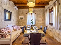 Azure Villa in Platanias