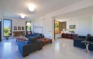 Chloe Seafront Villa