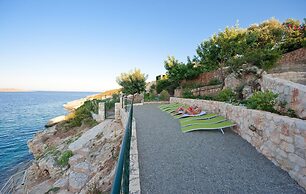 Chloe Seafront Villa