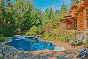 Executive Plus 52 - Beautiful Spacious log Home With Private hot tub P
