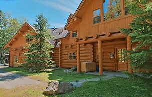 Executive Plus 52 - Beautiful Spacious log Home With Private hot tub P