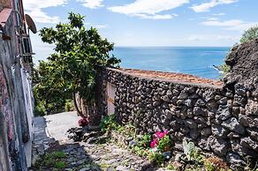 Terra e Mare Apartment by Wonderful Italy