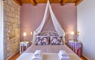 Emerald Villa 70m From the Beach