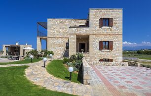 Emerald Villa 70m From the Beach