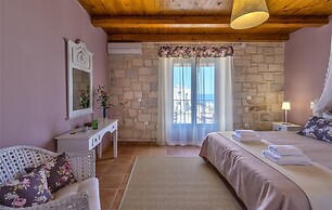 Emerald Villa 70m From the Beach